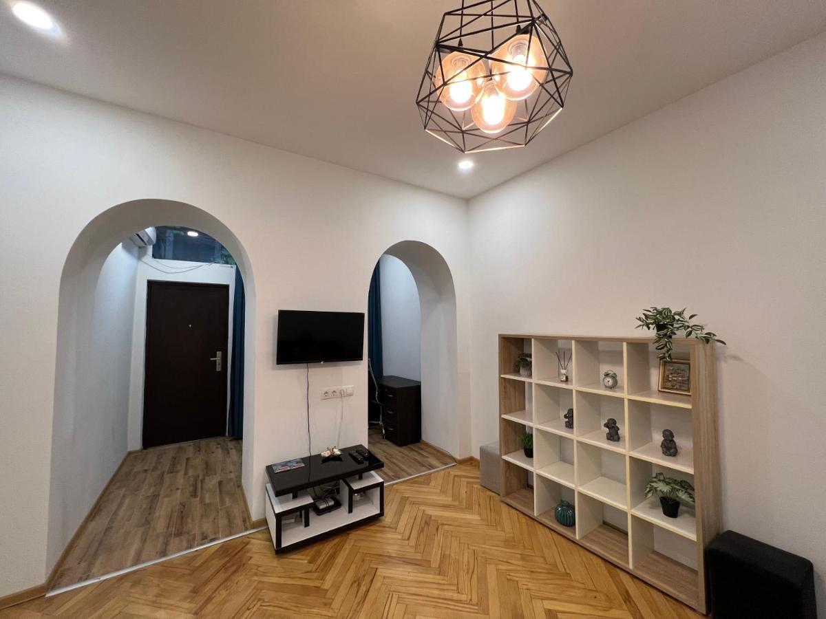 Cosy Apartment In Tbilisi Centre Zewnętrze zdjęcie