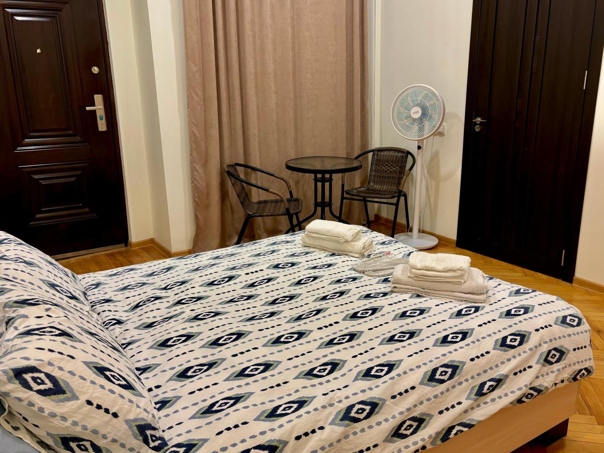 Cosy Apartment In Tbilisi Centre Zewnętrze zdjęcie